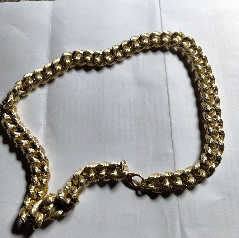 Gold Tone Necklace
